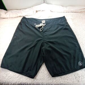 Volcom Men's Standard Mod Tech 20" Boardshort Swim Trunk. Size 36